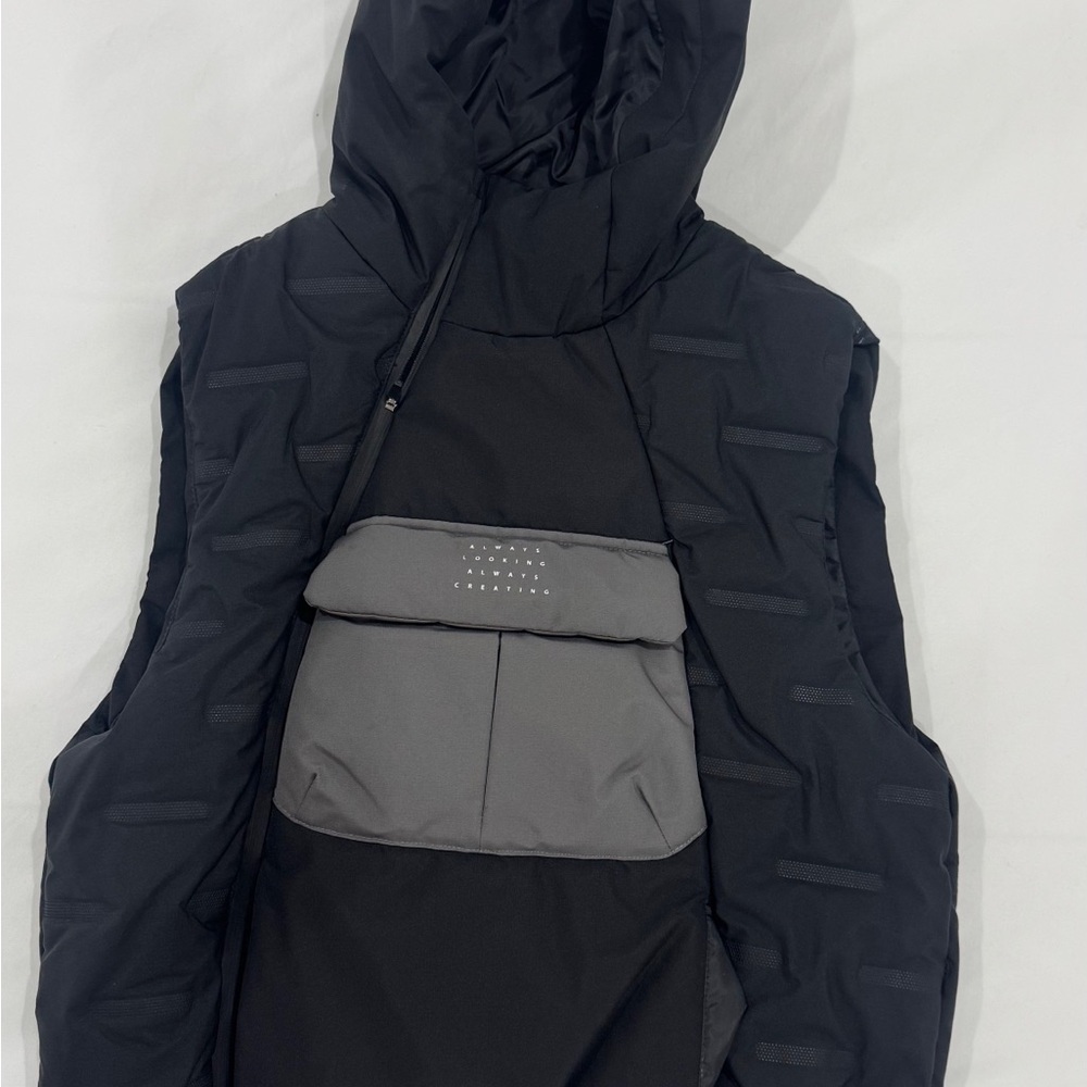 Zara Men's Black and Gray Hooded Vest